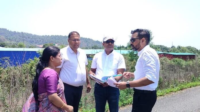 डीएम ने एनिमल बर्थ कंट्रोल सेंटर व नंदीशाला की निर्माणाधीन भूमि का जायजा लिया