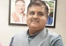 मुंह मे सोने का चम्मच लेकर पैदा युवराज नही हो सकते किसानी का आदर्श: भट्ट सीएम के सवाधिक कार्यकाल को पूरा करने वाले एनडी तिवारी के रिकार्ड को तोड़ेंगे धामी: भट्ट