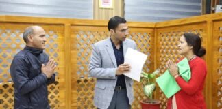 जिला प्रशासन का न्याय का प्रहार; विस्थापित परिवार को आवासीय भूख्ंड पर दिलाया कब्जा