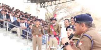 पुलिस आरक्षी भर्ती में चयनित अभ्यर्थियों को एसएसपी देहरादून द्वारा सौंपे नियुक्ति पत्र,अभ्यर्थियों को शुभकामनाएं देते हुए उनके उज्ज्वल भविष्य की करी कामना