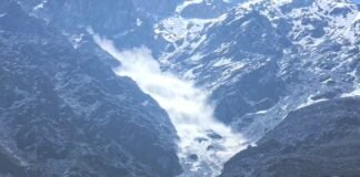 हिमालयी क्षेत्र कंचनगंगा में टूटा ग्लेशियर,नुकसान की कोई सूचना नही