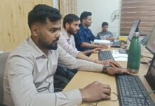 पेंशनर फैसिलिटेशन हाल में जीवन प्रमाण पत्र पर विशेष प्रशिक्षण जारी